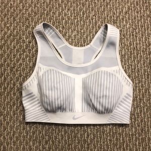 Nike Flyknit Sports Bra